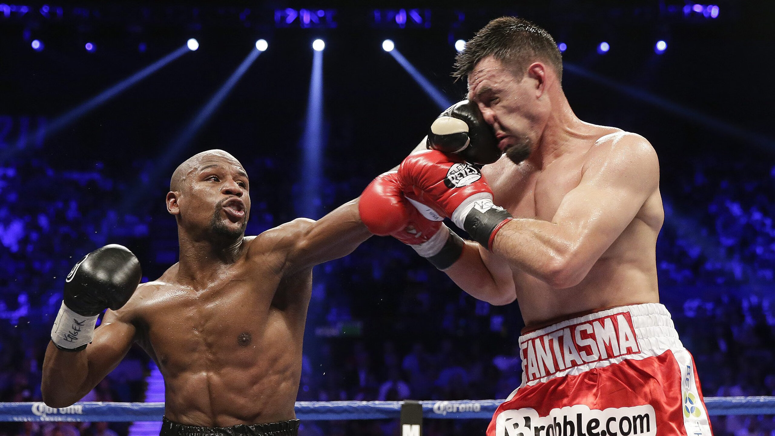 光影交织,虚拟与现实的极致碰撞!